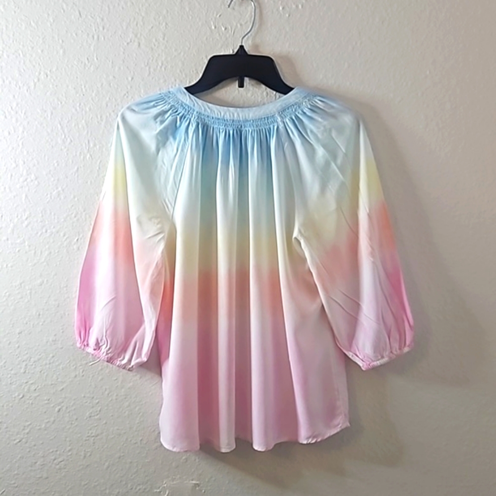 Women's Crown & Ivy Blouse. Beautiful Pastel Colors In A Size Med. - Picture 3 of 9
